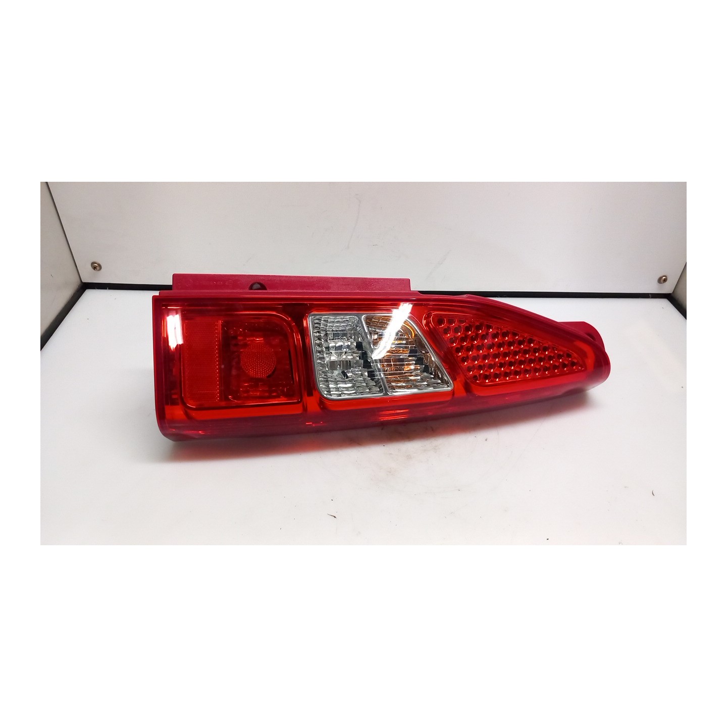 FANALE POST. P/PORTELLONE POST. DX. 077 CITROEN BERLINGO MULTISPACE (B9) (03/1 9HP 1680022580