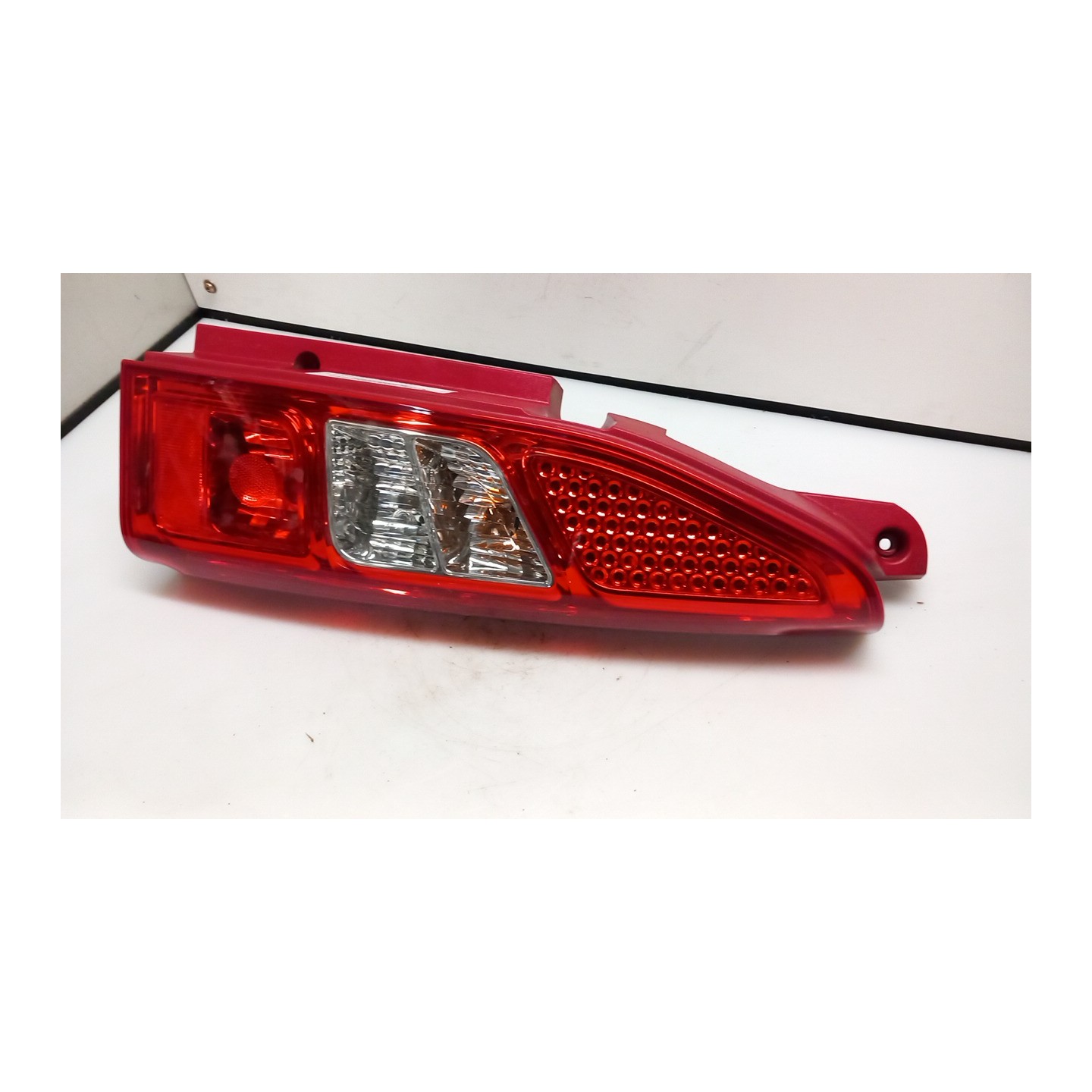 FANALE POST. P/PORTELLONE POST. DX. 077 CITROEN BERLINGO MULTISPACE (B9) (03/1 9HP 1680022580