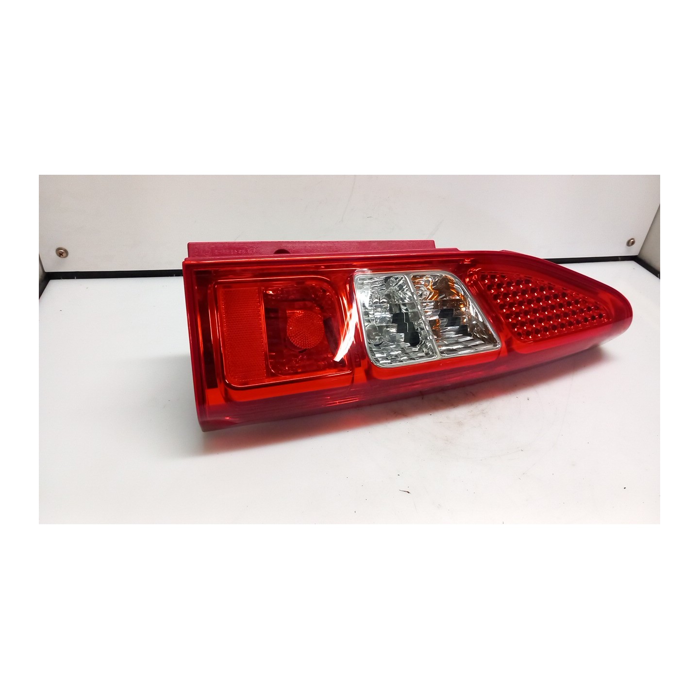 FANALE POST. P/PORTELLONE POST. DX. 077 CITROEN BERLINGO MULTISPACE (B9) (03/1 9HP 1680022580