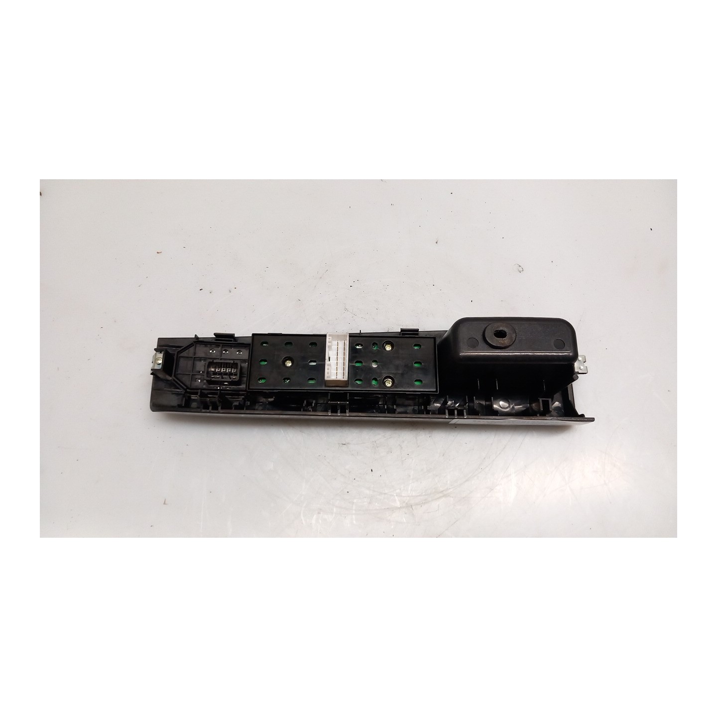 BLOCCO COMANDI ALZACRISTALLI C/RETROV. EST. RIPIEGHEVOLE EL 004 KIA SORENTO 1A SERIE (08/06-11/09 D4CB 935703E230WK