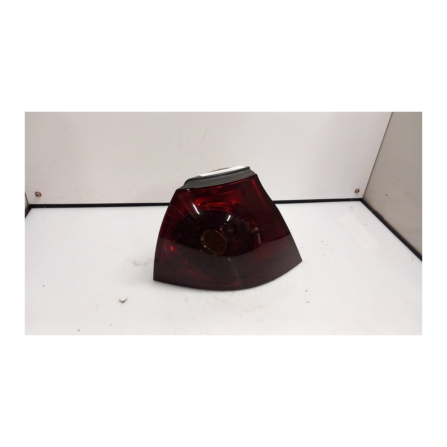 FANALE POST. PARTE EST. DX. 093 VOLKSWAGEN GOLF (1K) (10/03-12/09) BLS 1K6945096AA