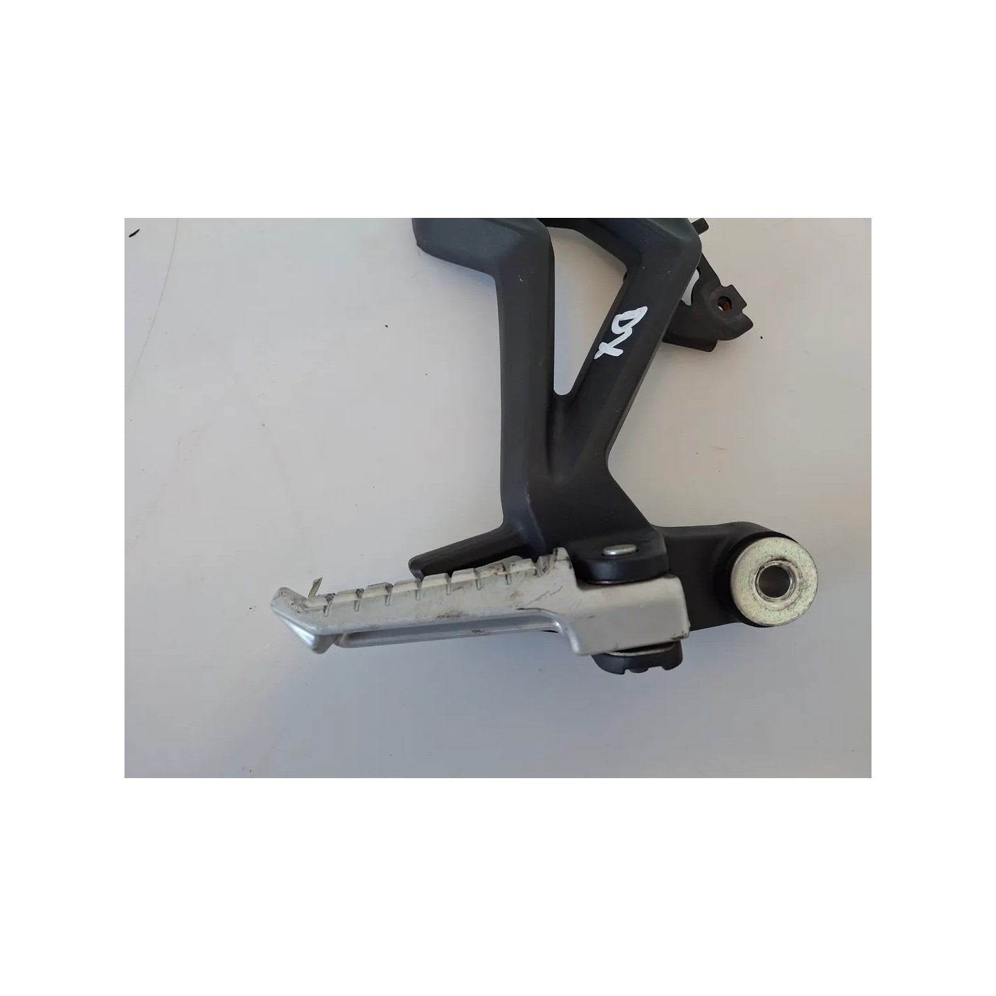 Pedana appoggiapiede posteriore completo Voge Brivido 500 Brivido 500 R Destro