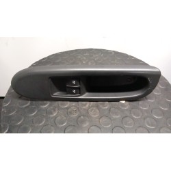 BLOCCO COMANDI ALZACRISTALLI SX. 108 RENAULT CLIO 2A SERIE (05/01-11/10) D7FG7 8200084008