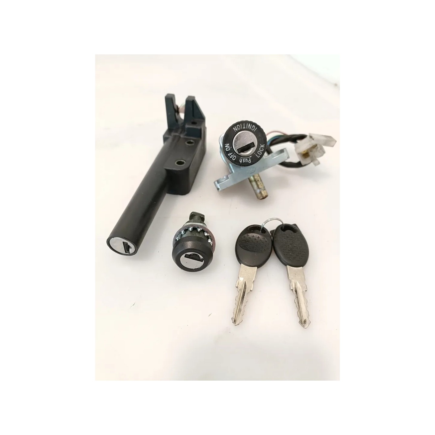 Commutatore avviamento e bloccasterzo Aprilia Scarabeo 50 2T (10-14) Scarabeo 50 2T Net (Motore Piaggio) 