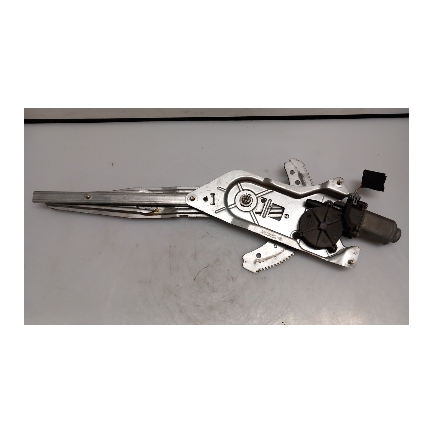 ALZACRISTALLO ELETTR. PORTA ANT. C/MOTORINO DX. 085 NISSAN KUBISTAR (X76) (11/03-10/09) K9KA7 8070000QAN