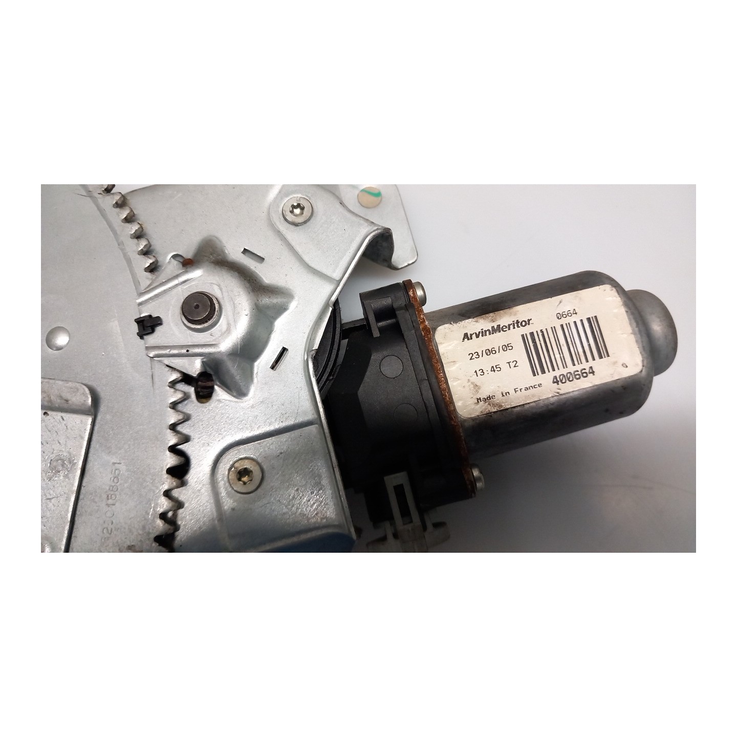 ALZACRISTALLO ELETTR. PORTA ANT. C/MOTORINO DX. 085 NISSAN KUBISTAR (X76) (11/03-10/09) K9KA7 8070000QAN