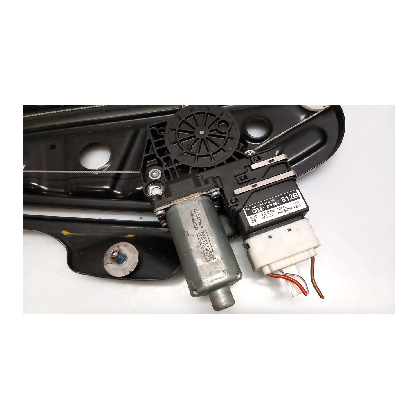 ALZACRISTALLO PARAFANGO POST. DX. 047 AUDI A3 CABRIO (8P) (02/08-) CBZ 8P7839462B