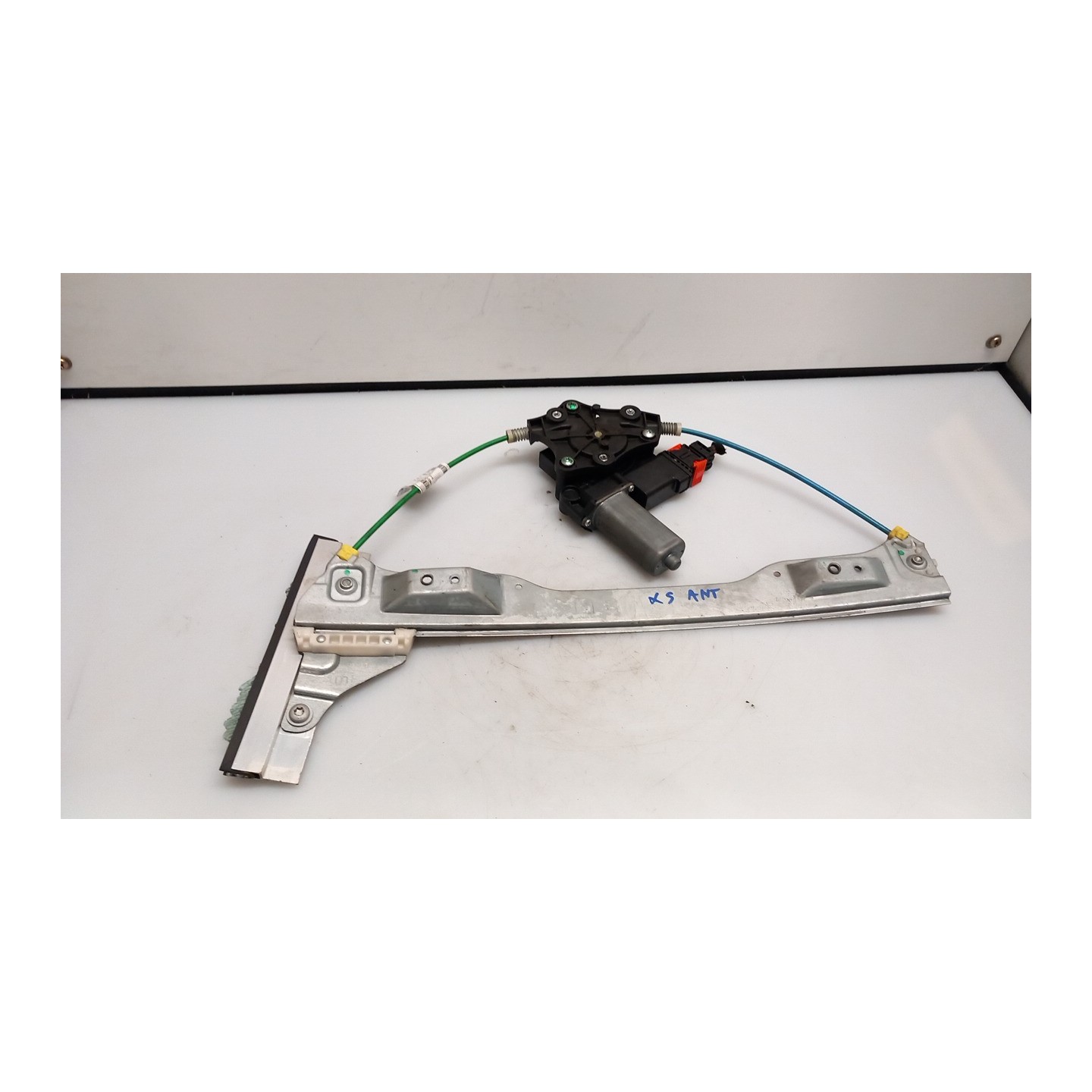 ALZACRISTALLO ELETTR. PORTA ANT. C/MOTORINO SX. 002 OPEL CORSA (S07) (07/06-02/11) Z12XEP 13447038