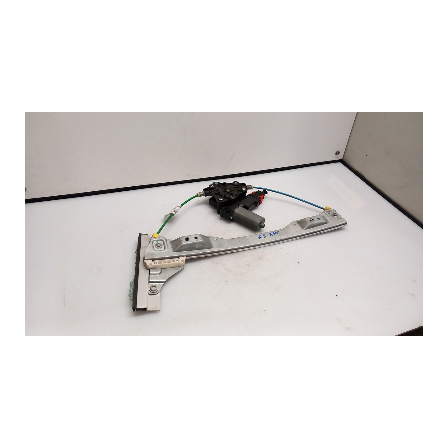 ALZACRISTALLO ELETTR. PORTA ANT. C/MOTORINO SX. 002 OPEL CORSA (S07) (07/06-02/11) Z12XEP 13447038