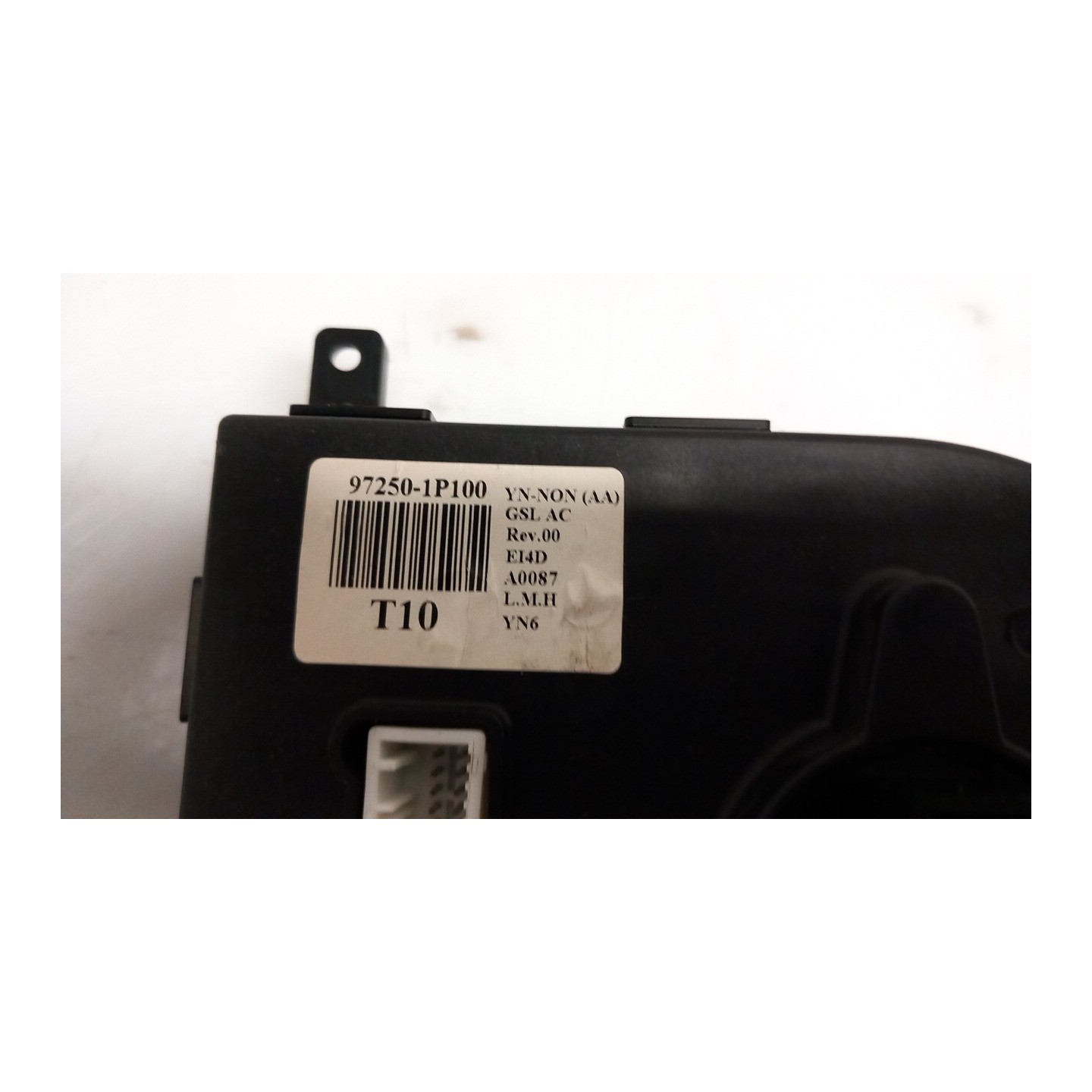 BLOCCO COMANDO CLIMATIZZAZIONE C/A/C MANUALE 056 KIA VENGA (01/10-) G4FA 972501P100EQ