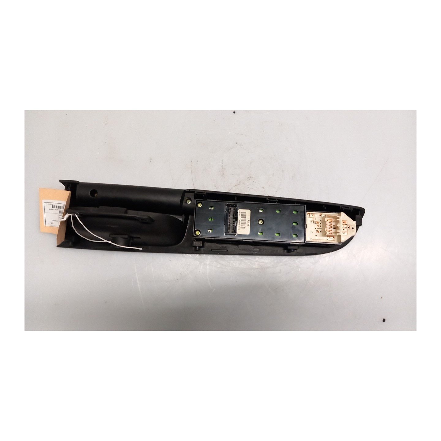 BLOCCO COMANDI ALZACRISTALLI E RETROVISORI EST. C/CRIS. ANTIG.,C/RETR. TERMICI 057 KIA VENGA (01/10-) G4FA 935701P310EQ