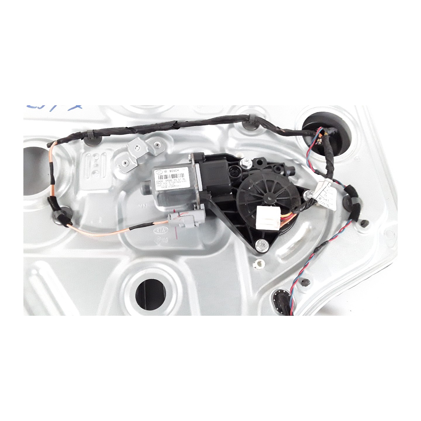 ALZACRISTALLO ELETTR. PORTA POST. SX. 072 KIA VENGA (01/10-) G4FA 834011P010