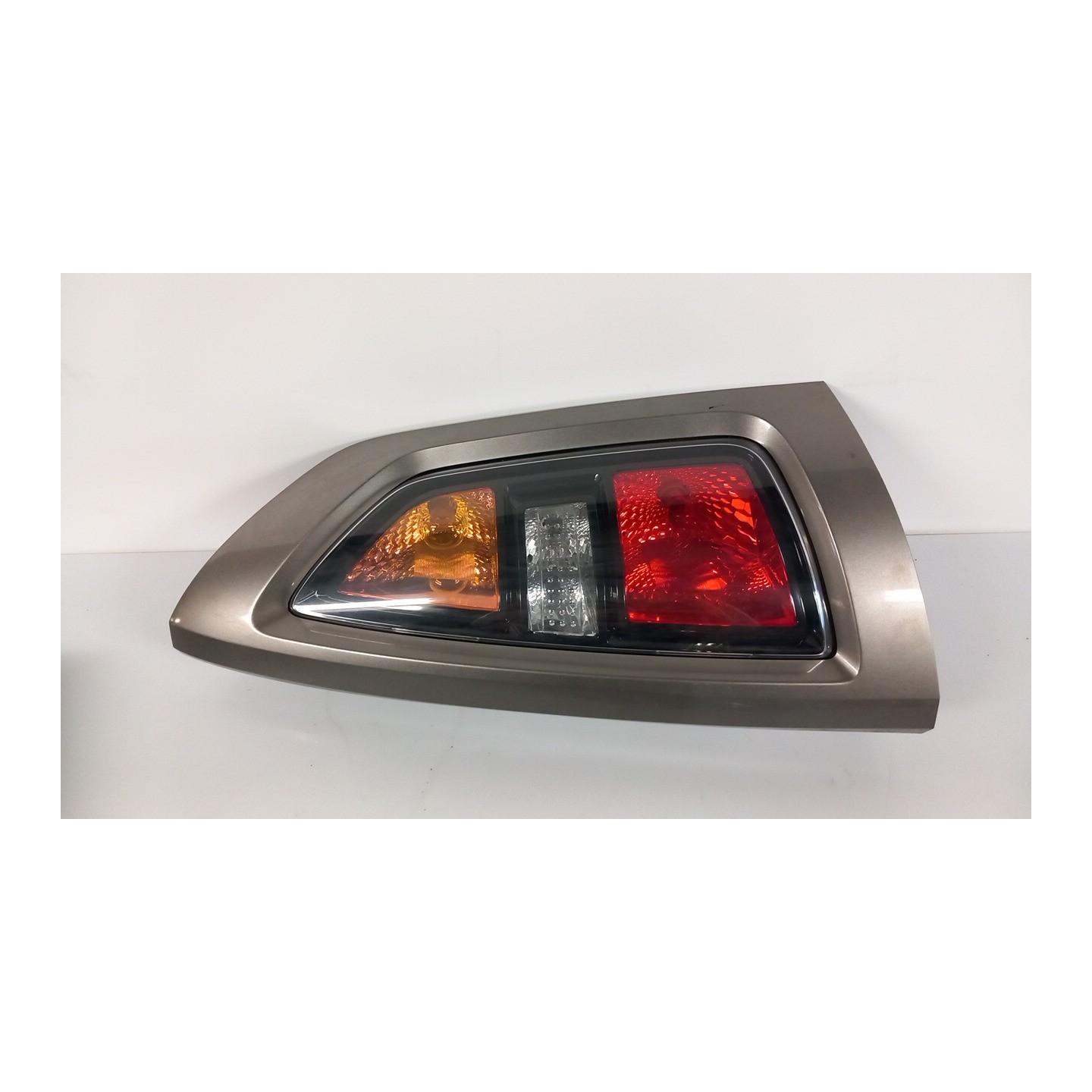 FANALE POST. DX. 122 KIA SOUL 1A SERIE (03/09-03/14) G4FC 924202K010