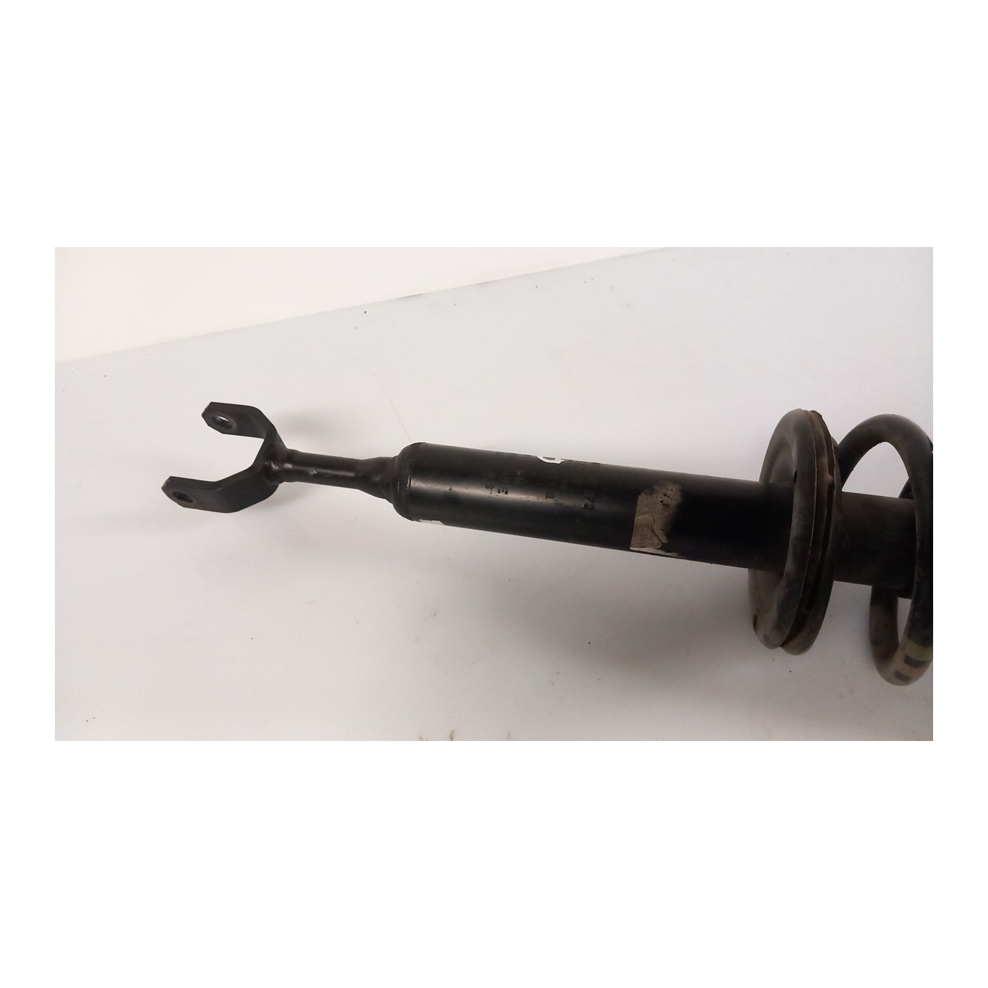 AMMORTIZZATORE ANT. BIANCO DX. 010 VOLKSWAGEN PASSAT (3B) (10/00-03/06) AVF 3B0413031Q