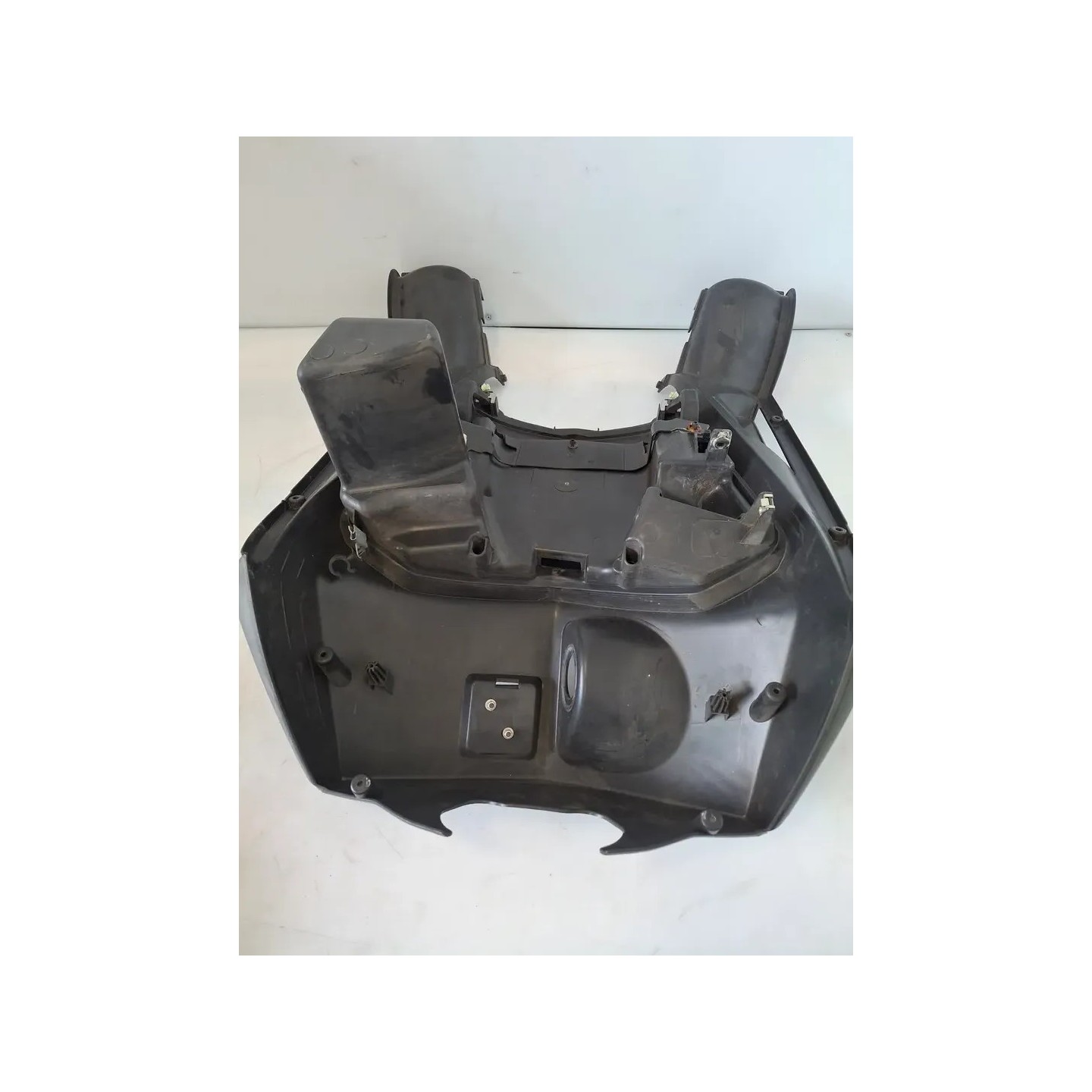 Carenatura anteriore parte interno/bauletto Piaggio Mp3 Yourban Mp3 300 Yourban ERL Euro 3 