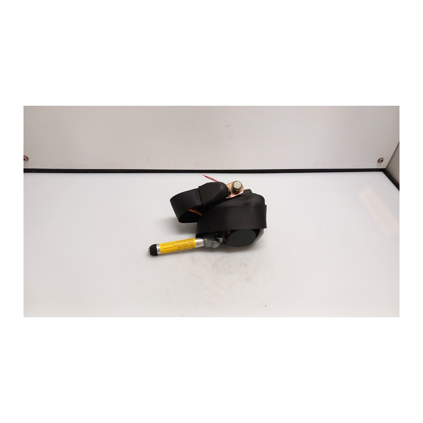 CINTURA DI SICUREZZA ANT. C/PRETENSIONATORE SX. 023 MITSUBISHI SPACE STAR (09/98-06/07) 4G13 7000C668