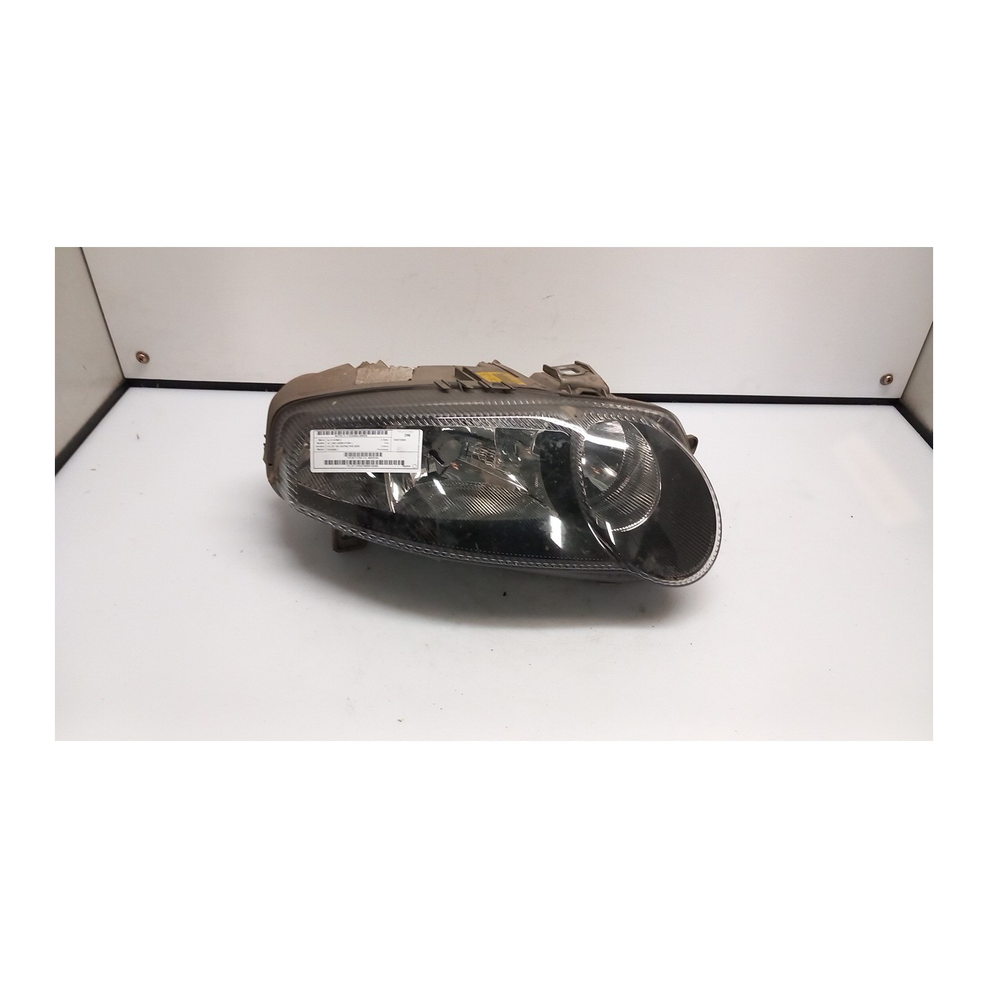 PROIETTORE DX. 026 ALFA ROMEO 147 (W8) (08/00-01/06) 192A5000 46826194
