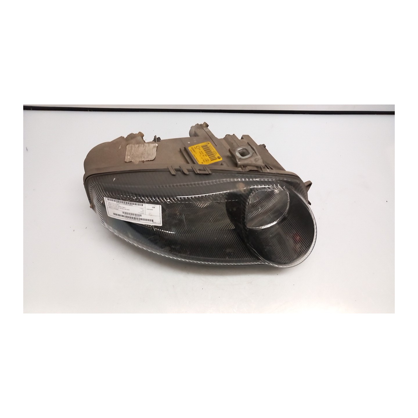 PROIETTORE DX. 026 ALFA ROMEO 147 (W8) (08/00-01/06) 192A5000 46826194