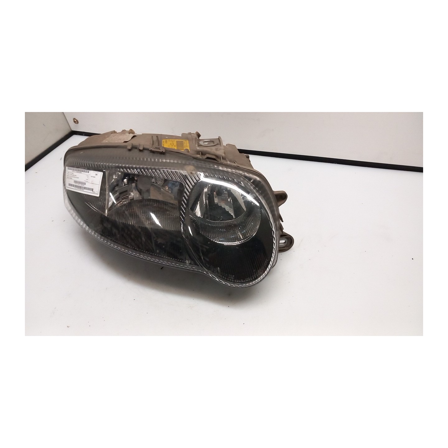 PROIETTORE DX. 026 ALFA ROMEO 147 (W8) (08/00-01/06) 192A5000 46826194