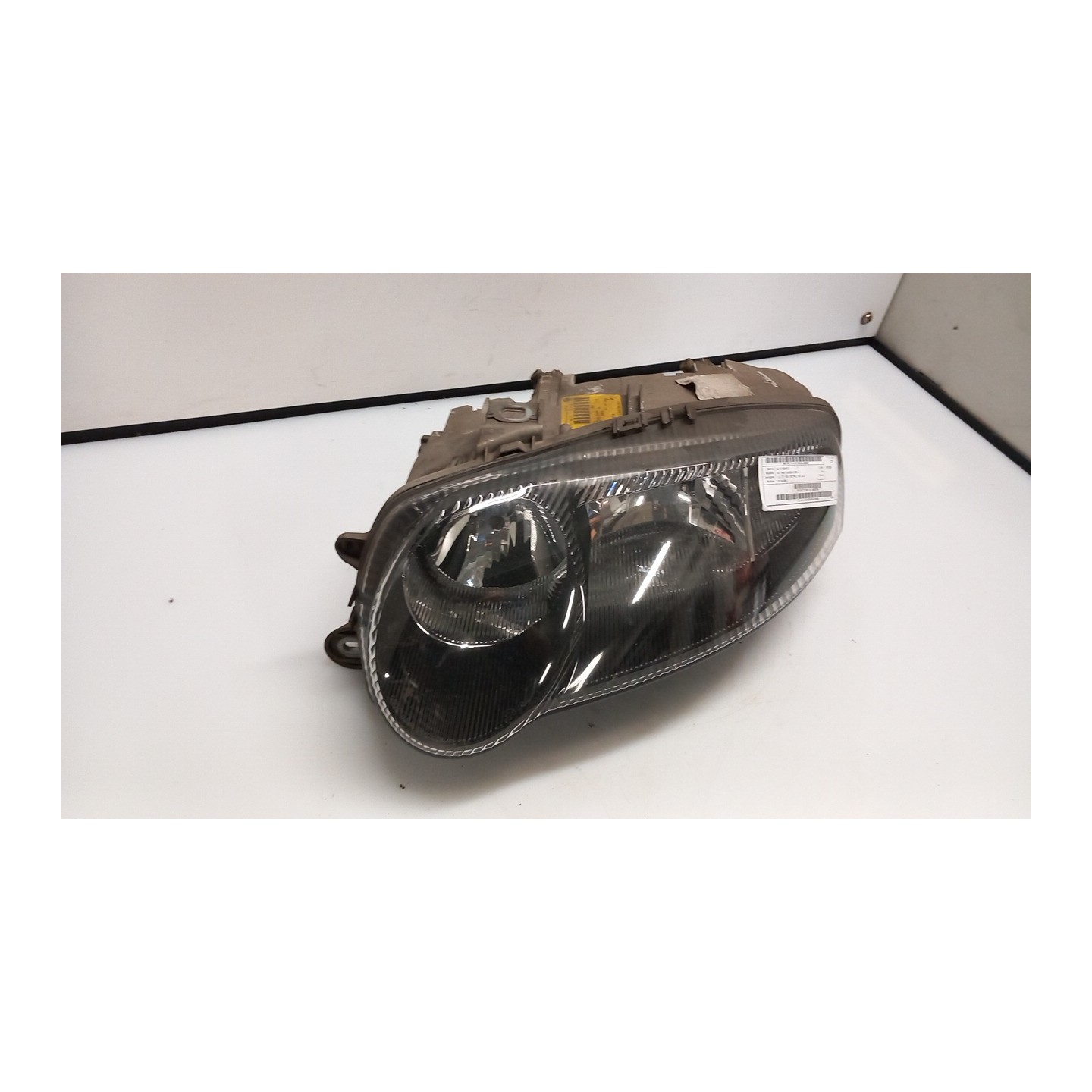 PROIETTORE SX. 027 ALFA ROMEO 147 (W8) (08/00-01/06) 192A5000 46826196
