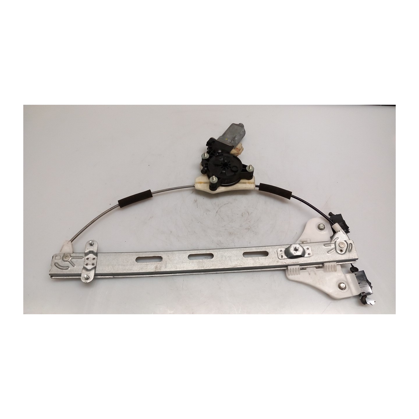 ALZACRISTALLO ELETTR. PORTA POST. DX. 104 HYUNDAI I20 (07/18-03/21) G4LA 83404C7010