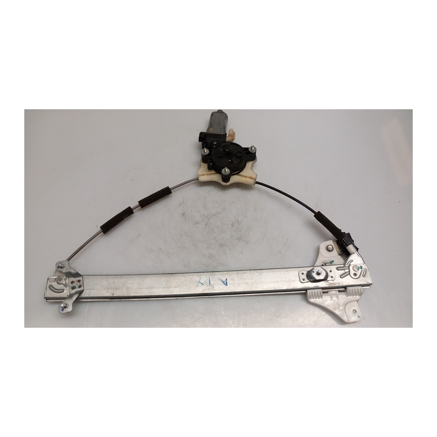 ALZACRISTALLO ELETTR. PORTA ANT. DX. 105 HYUNDAI I20 (07/18-03/21) G4LA 82404C7010