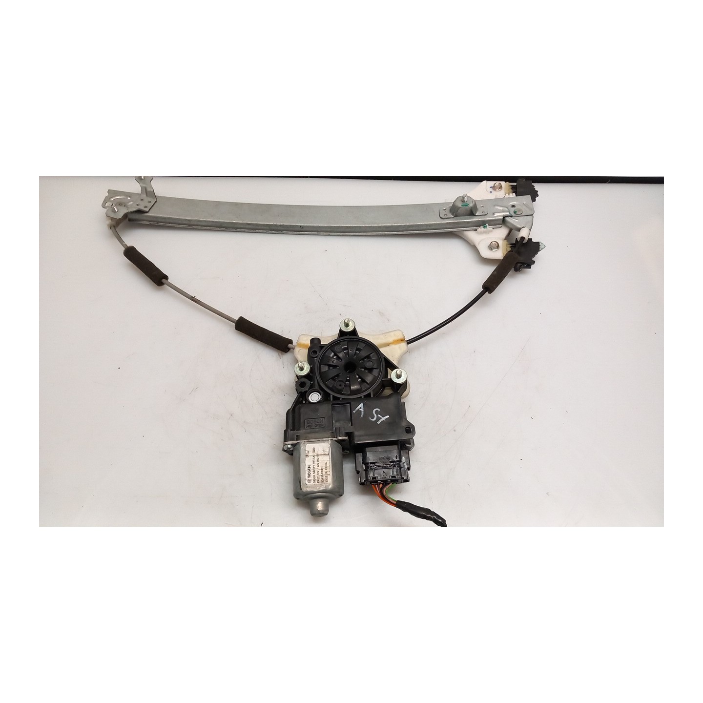 ALZACRISTALLO ELETTR. PORTA ANT. SX. 106 HYUNDAI I20 (07/18-03/21) G4LA 82403C7010