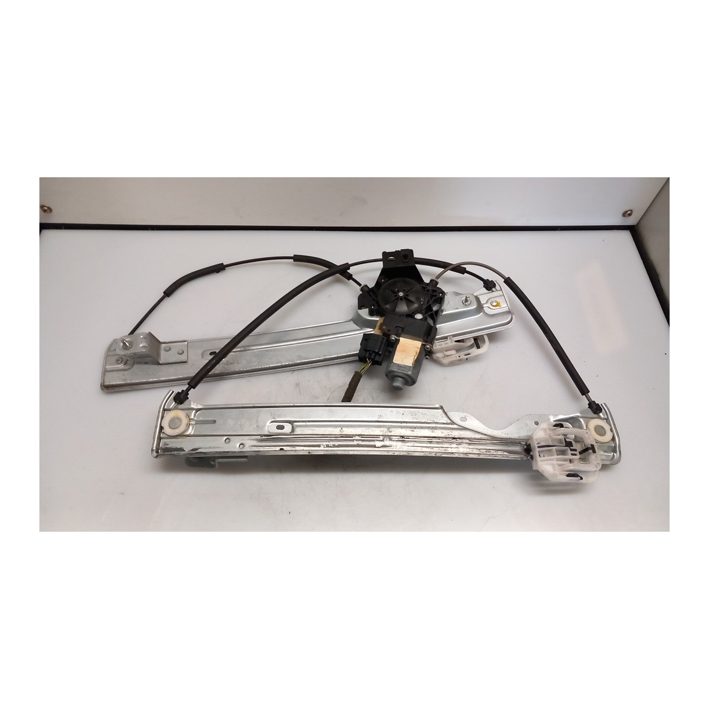 ALZACRISTALLO ELETTR. PORTA ANT. C/MOTORINO SX. 131 FORD KUGA (12/12-08/16) BNMA 5270493