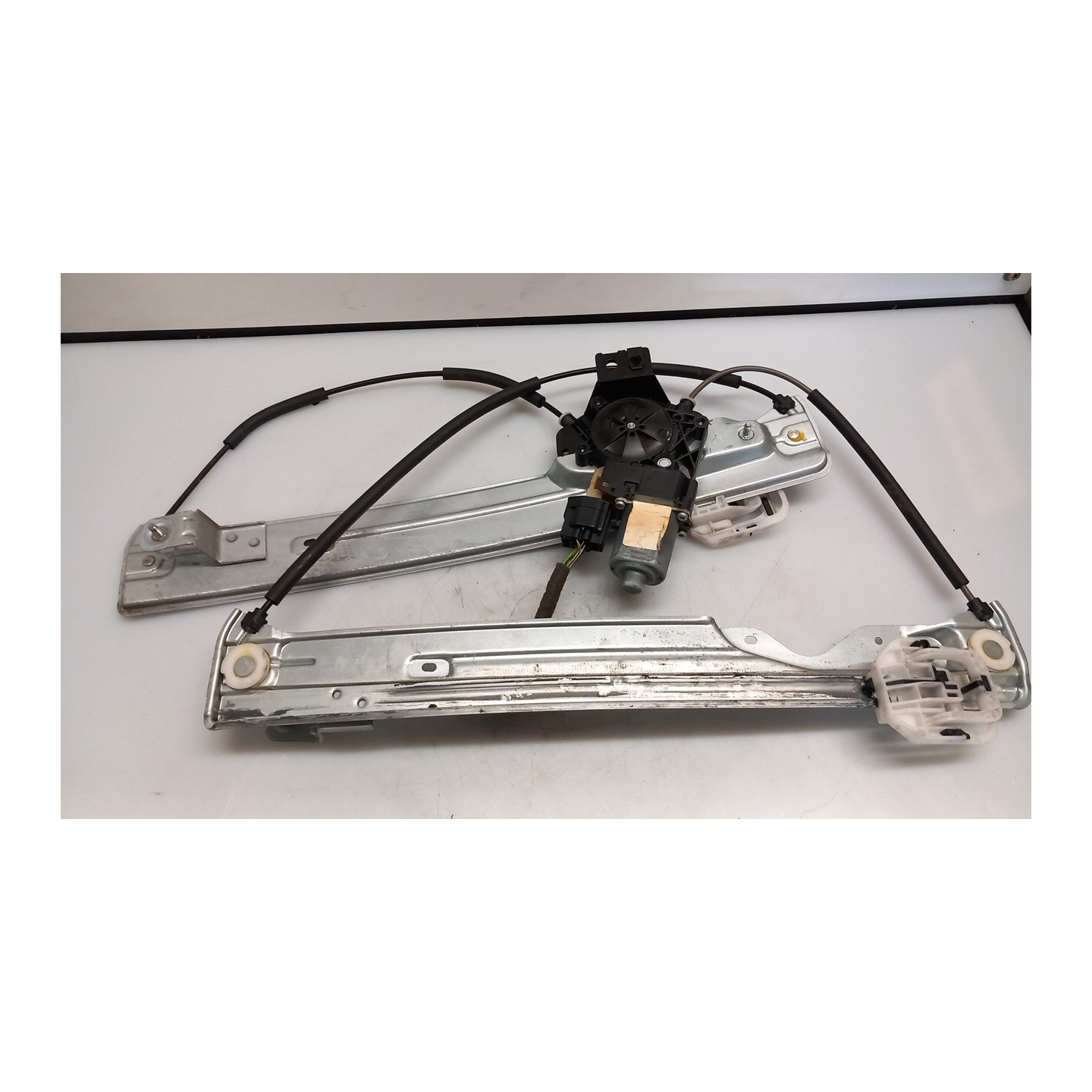 ALZACRISTALLO ELETTR. PORTA ANT. C/MOTORINO SX. 131 FORD KUGA (12/12-08/16) BNMA 5270493