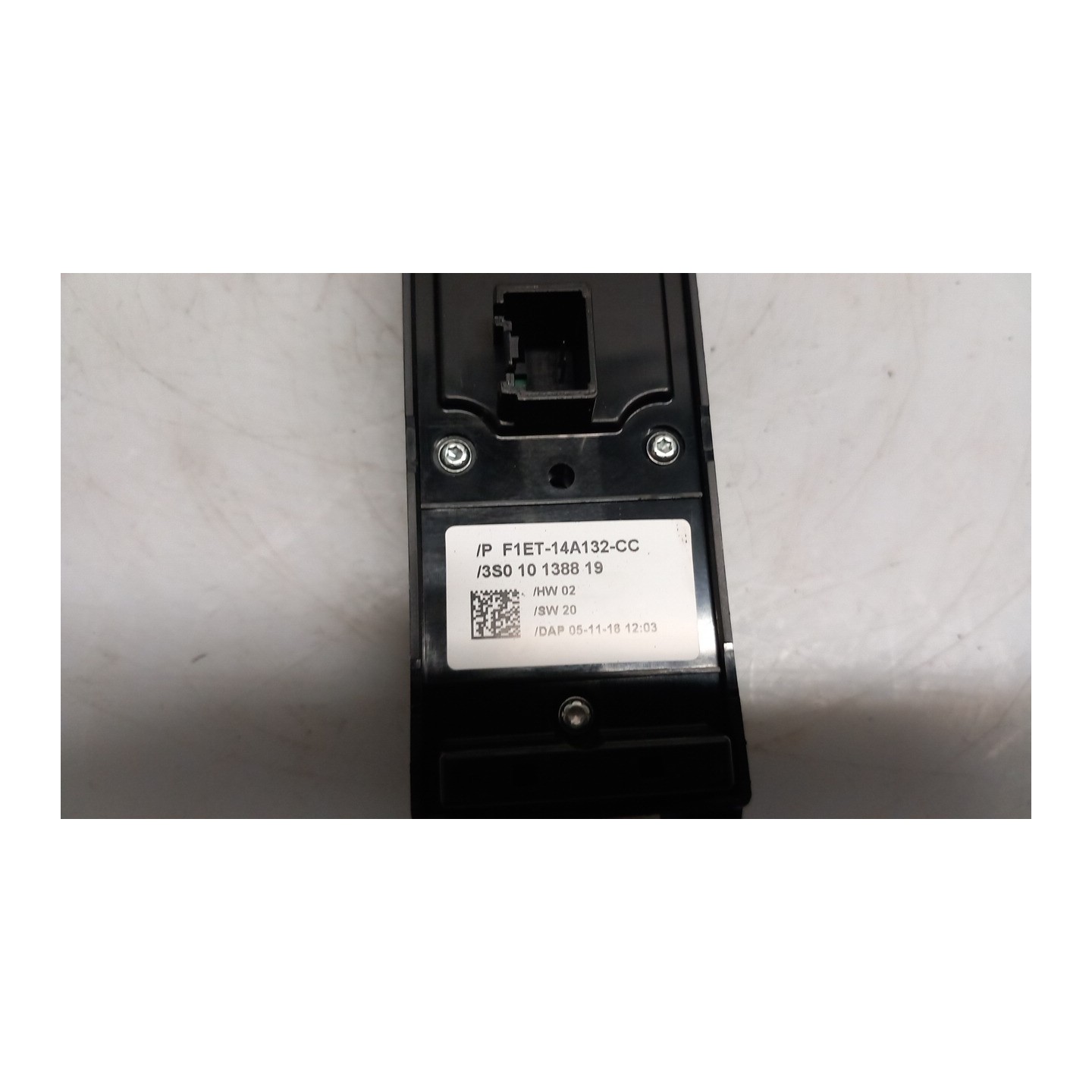 BLOCCO COMANDI ALZACRISTALLI E RETROVISORI EST. 137 FORD KUGA (12/12-08/16) BNMA 2029540