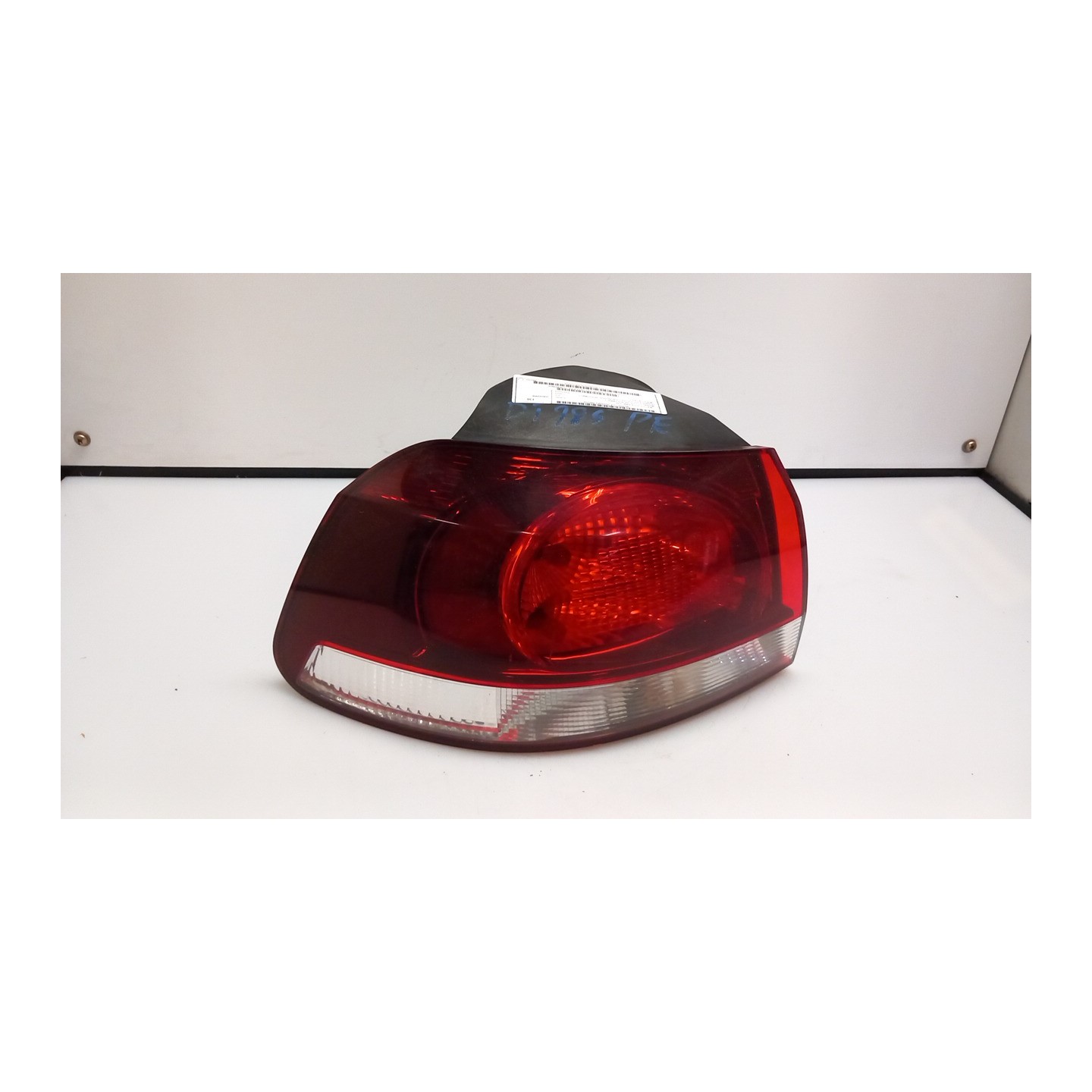 FANALE POST. PARTE EST. HELLA SX. 194 VOLKSWAGEN GOLF (5K/AJ) (09/08-) CBA 5K0945095N