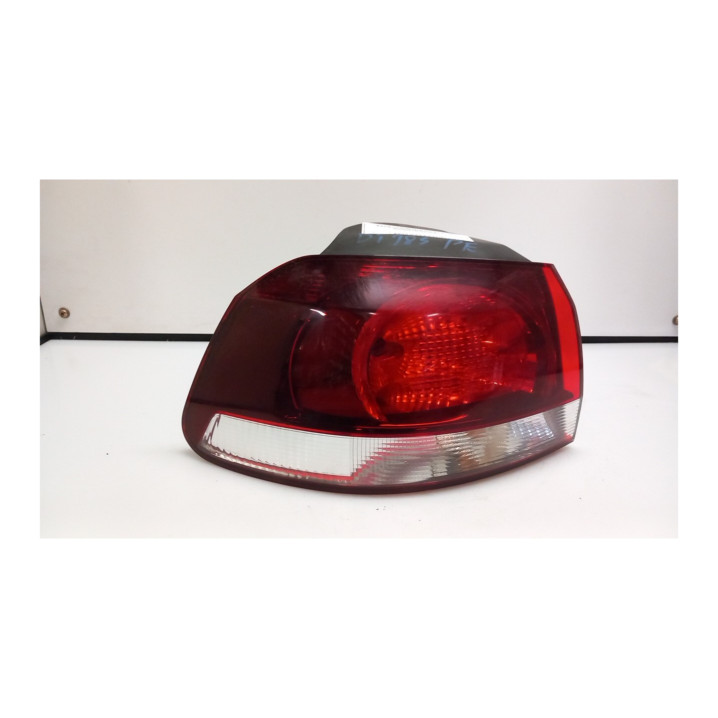 FANALE POST. PARTE EST. HELLA SX. 194 VOLKSWAGEN GOLF (5K/AJ) (09/08-) CBA 5K0945095N