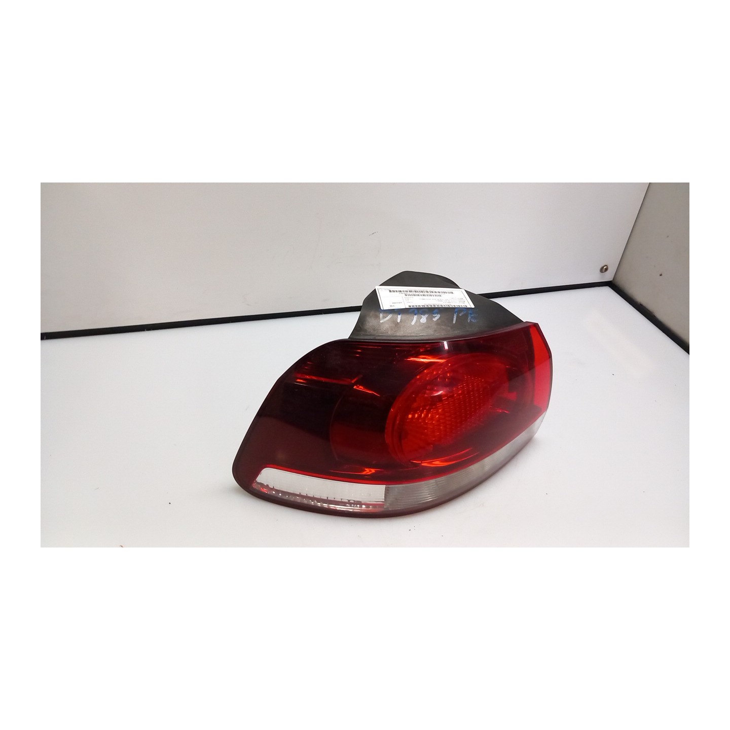 FANALE POST. PARTE EST. HELLA SX. 194 VOLKSWAGEN GOLF (5K/AJ) (09/08-) CBA 5K0945095N
