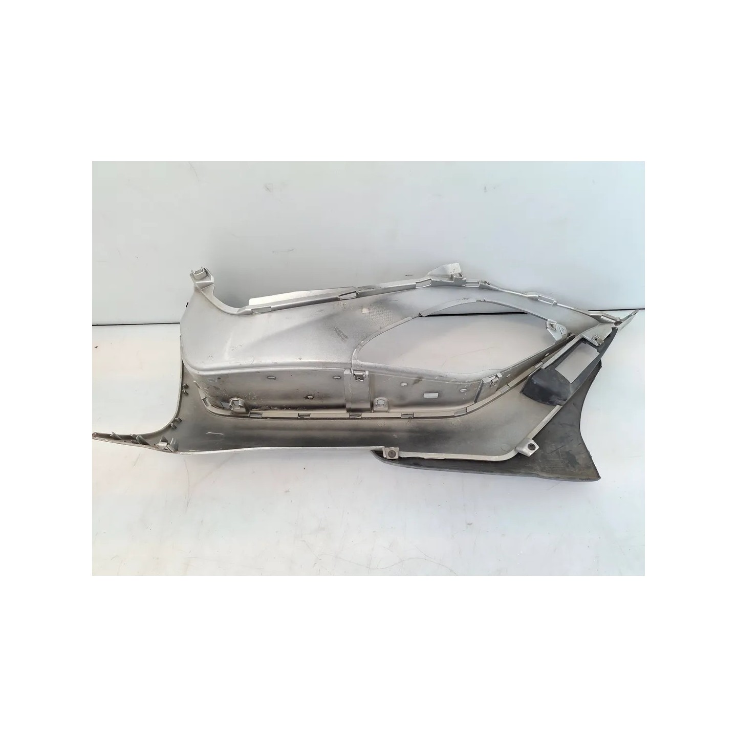 Pedana appoggiapiede anteriore Piaggio Mp3 Yourban Mp3 300 Yourban ERL Euro 3 Destro