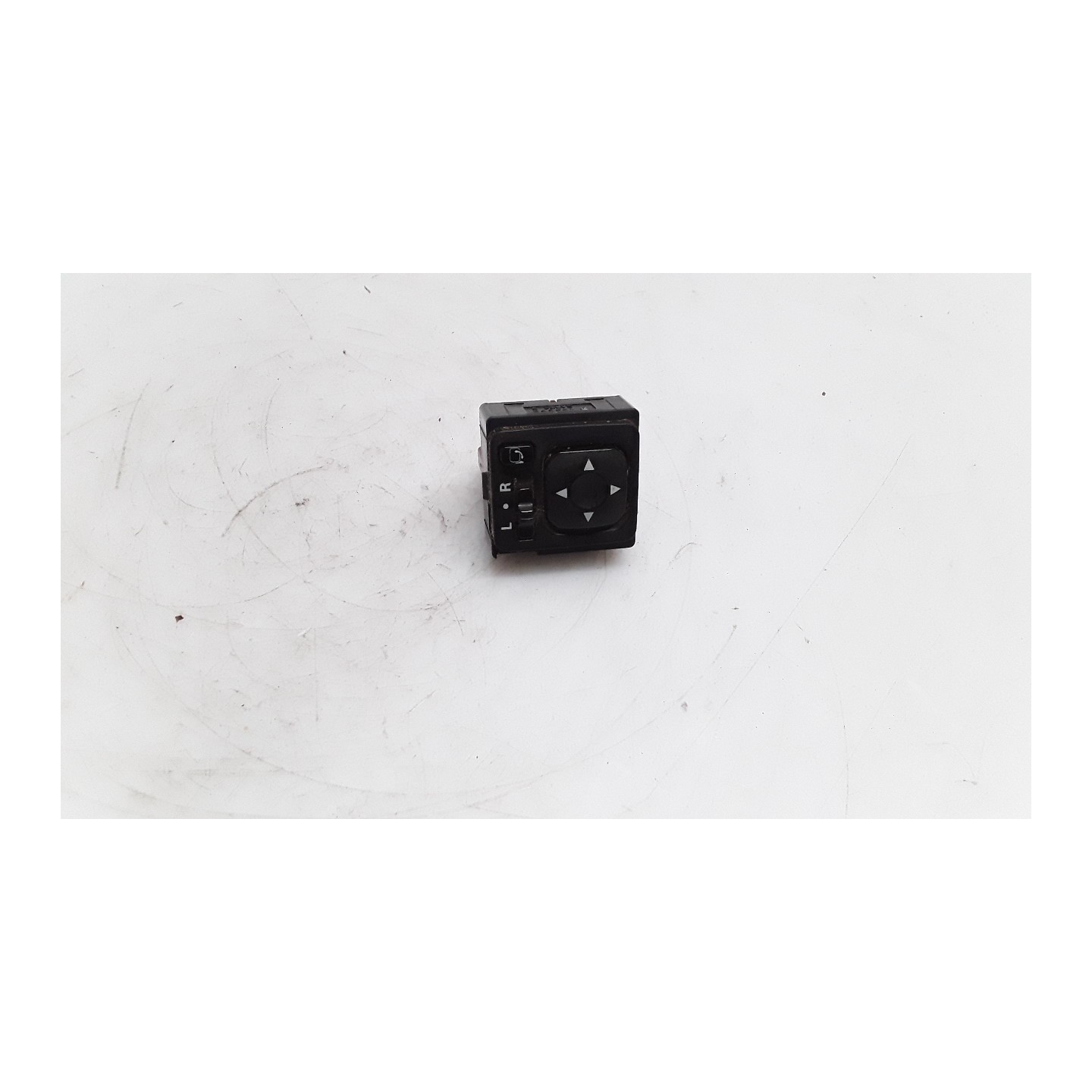 INTERRUTTORE REGOLAZIONE RETROVISORE EST. 076 PEUGEOT 4007 (06/07-) 4HN 6590X0
