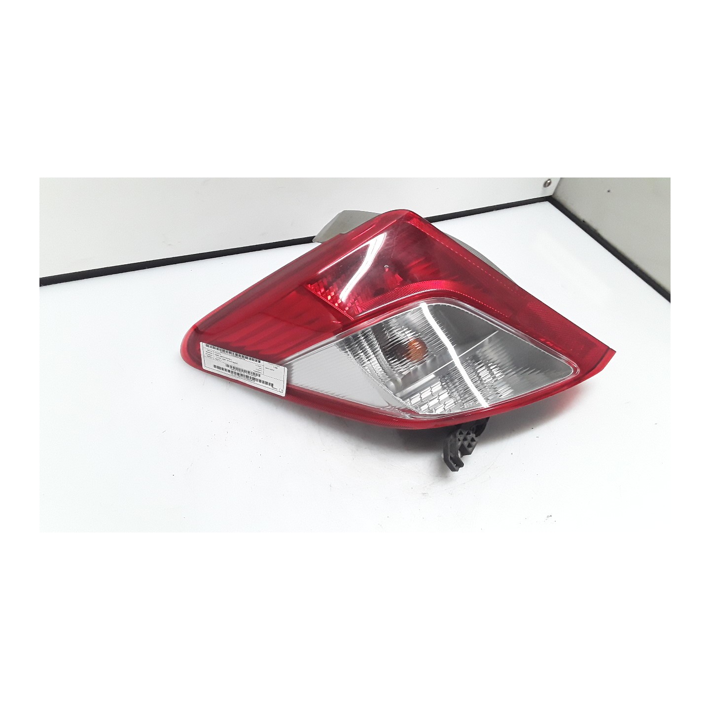 FANALE POST. SX. 104 TOYOTA YARIS (09/11-02/15) 1NDTV 815610D370