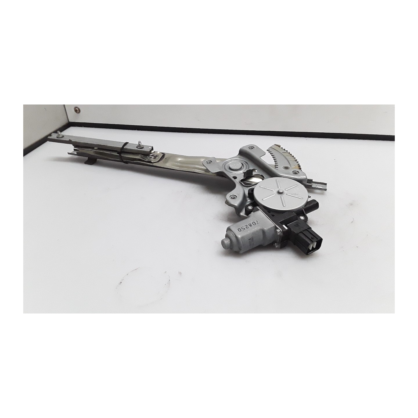 ALZACRISTALLO ELETTR. PORTA ANT. DX. 067 PEUGEOT 4007 (06/07-) 4HN 9222CS