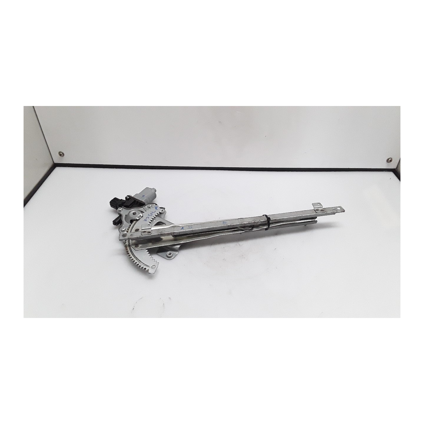 ALZACRISTALLO ELETTR. PORTA ANT. SX. 068 PEUGEOT 4007 (06/07-) 4HN 9221CT