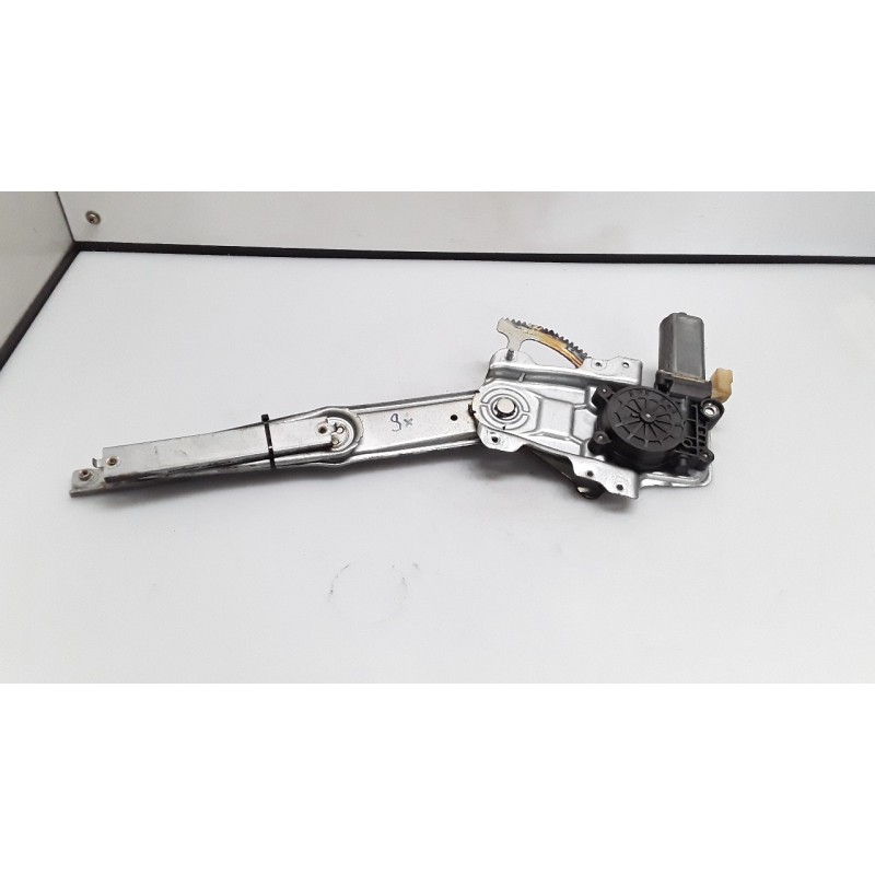 ALZACRISTALLO PORTA ANT. SX. 114 TOYOTA YARIS (03/99-11/05)     (JPP) 1NDTV 6982052020