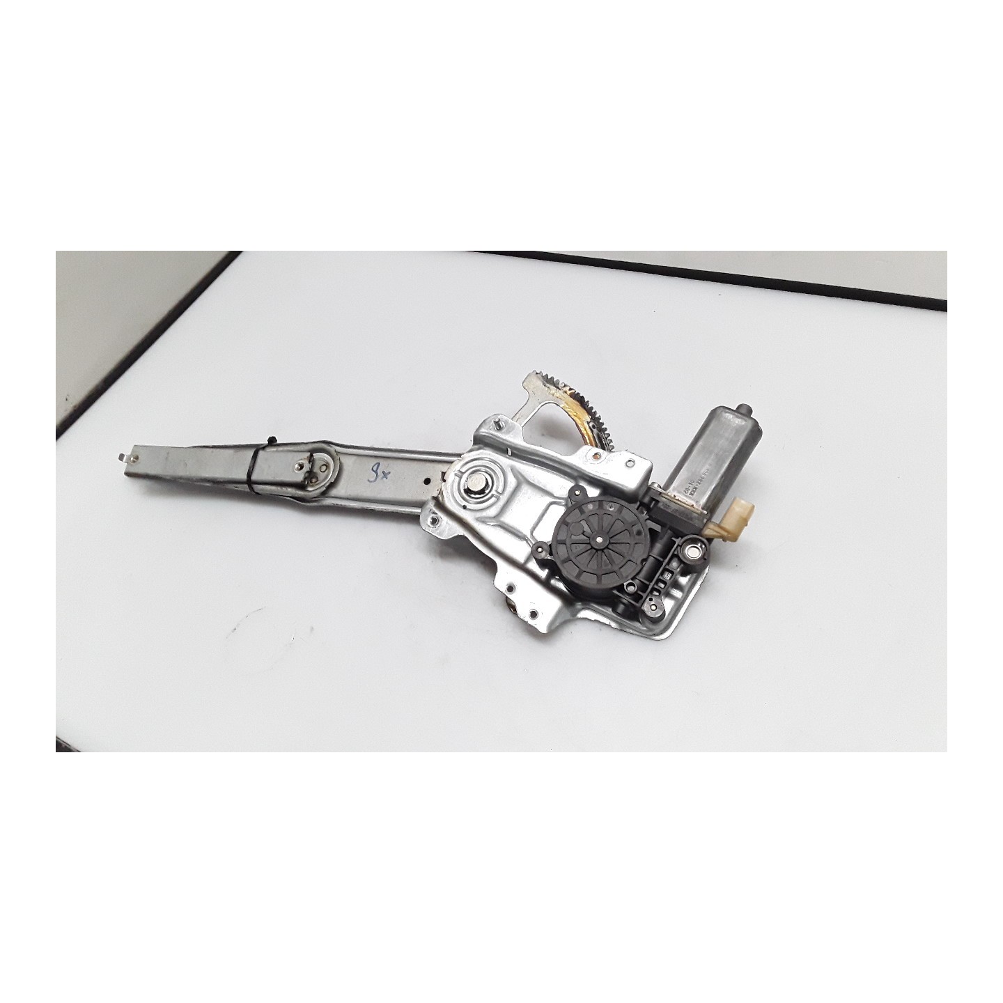 ALZACRISTALLO PORTA ANT. SX. 114 TOYOTA YARIS (03/99-11/05)     (JPP) 1NDTV 6982052020