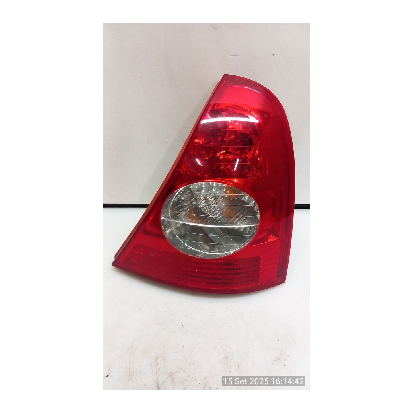 FANALE POST. DX. 114 RENAULT CLIO 2A SERIE (05/01-11/10) D4FB7 8200917487