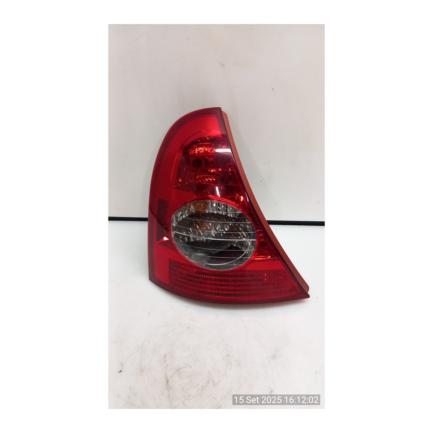 FANALE POST. SX. 115 RENAULT CLIO 2A SERIE (05/01-11/10) D4FB7 8200917488
