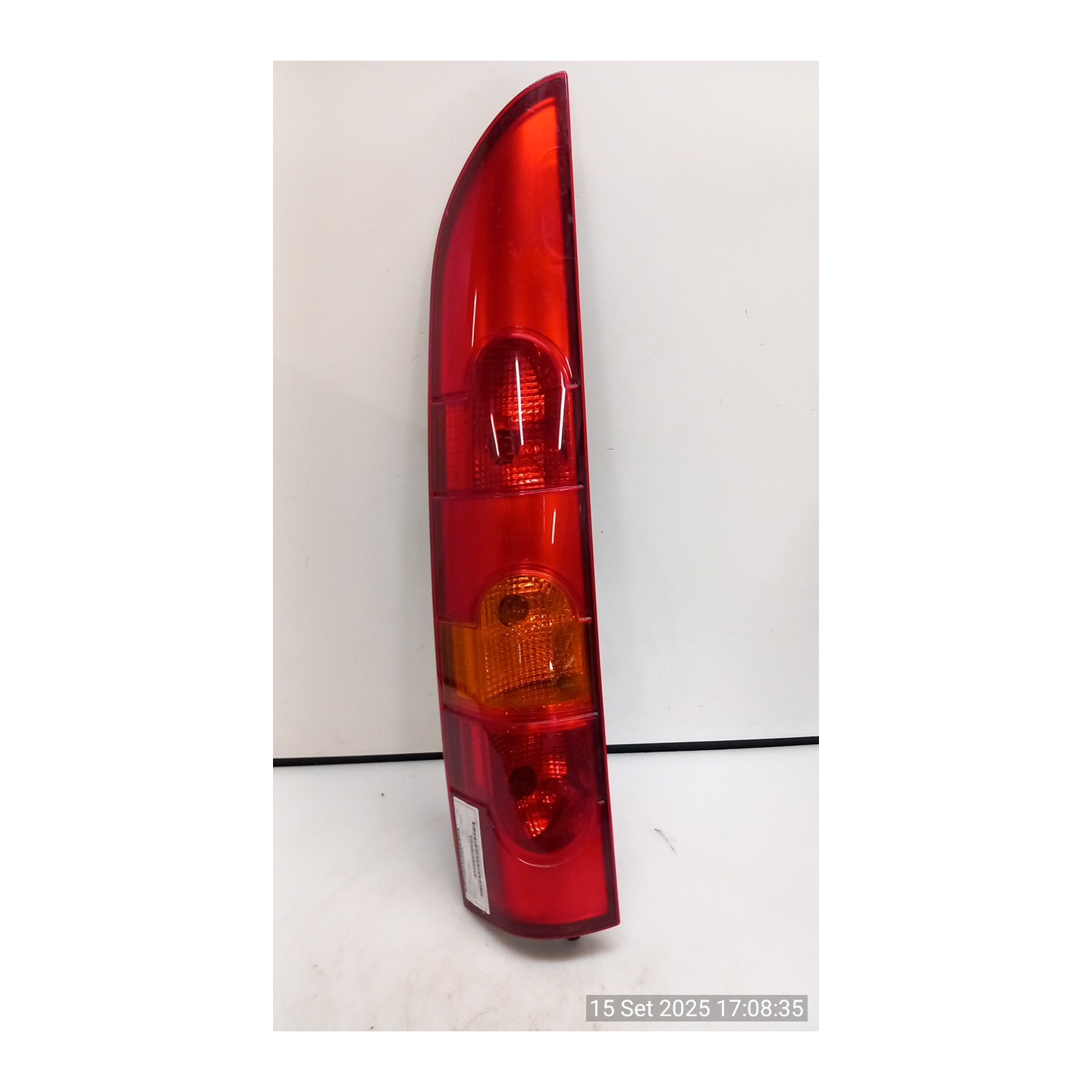 FANALE POST. P/PORTELLO POST. SX. 135 RENAULT KANGOO (04/03-03/09) D4FF7 8200150619