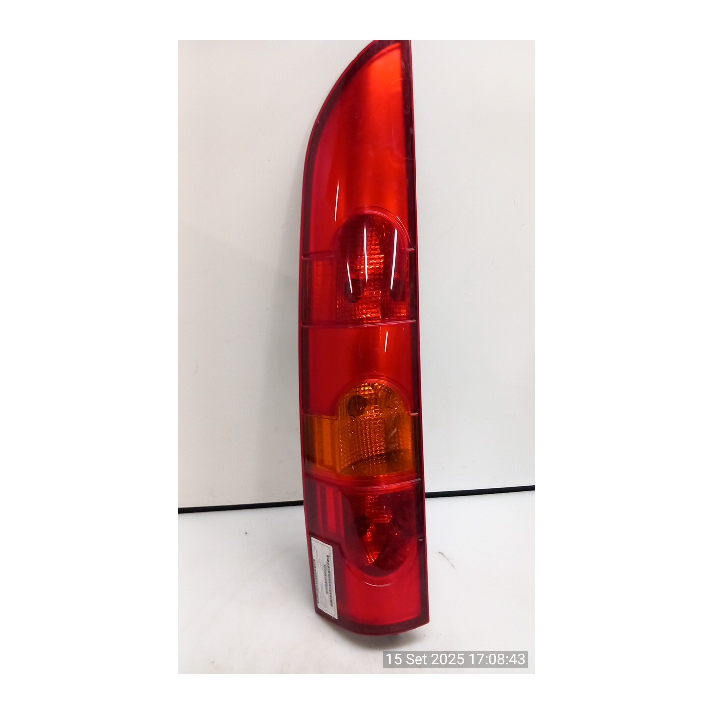 FANALE POST. P/PORTELLO POST. SX. 135 RENAULT KANGOO (04/03-03/09) D4FF7 8200150619