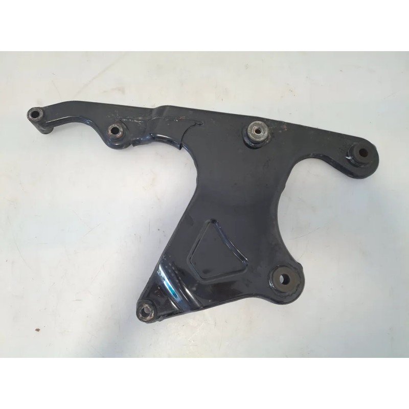 Supporto silenziatore scarico posteriore Suzuki AN Burgman 400 (E2) AN Burgman 400 