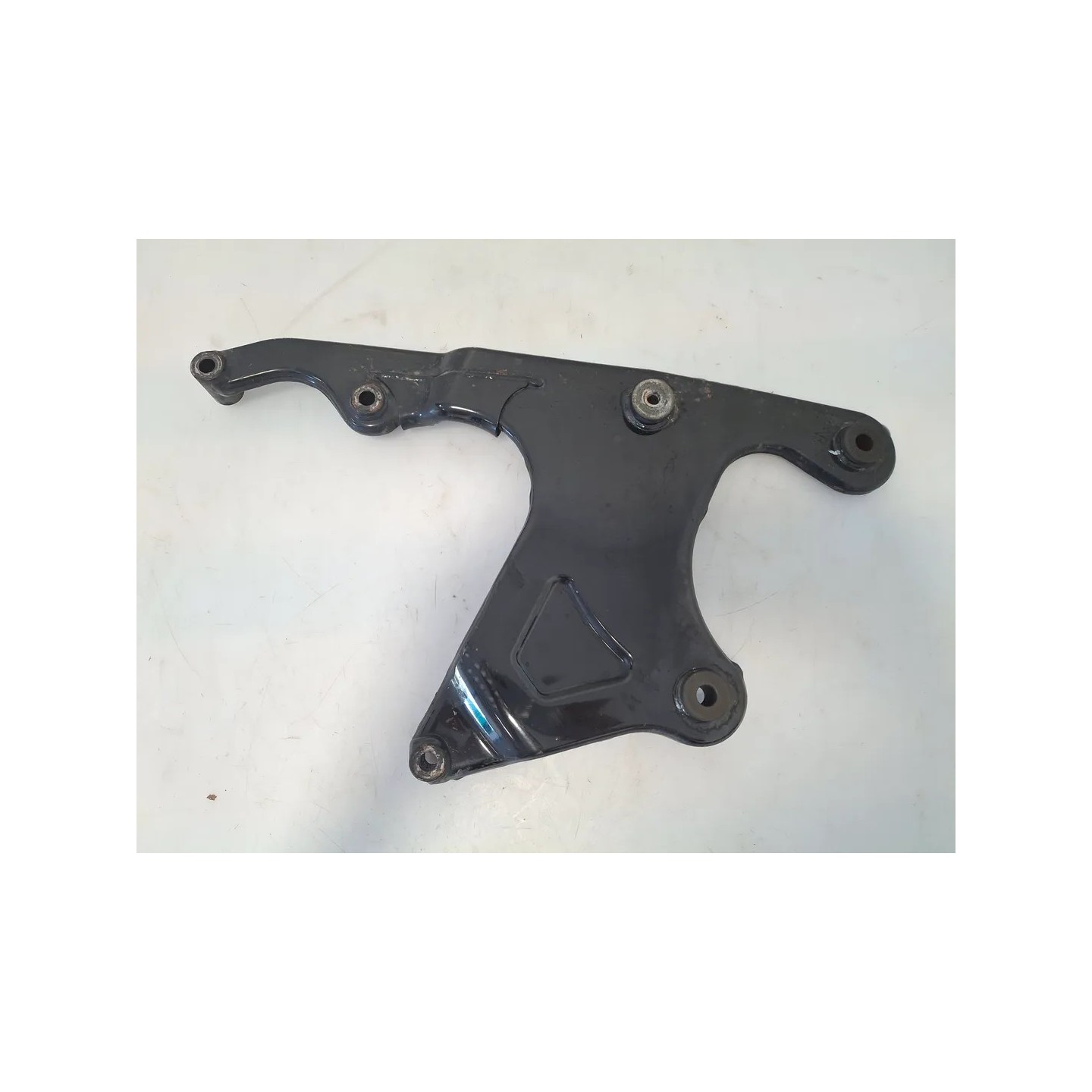 Supporto silenziatore scarico posteriore Suzuki AN Burgman 400 (E2) AN Burgman 400 