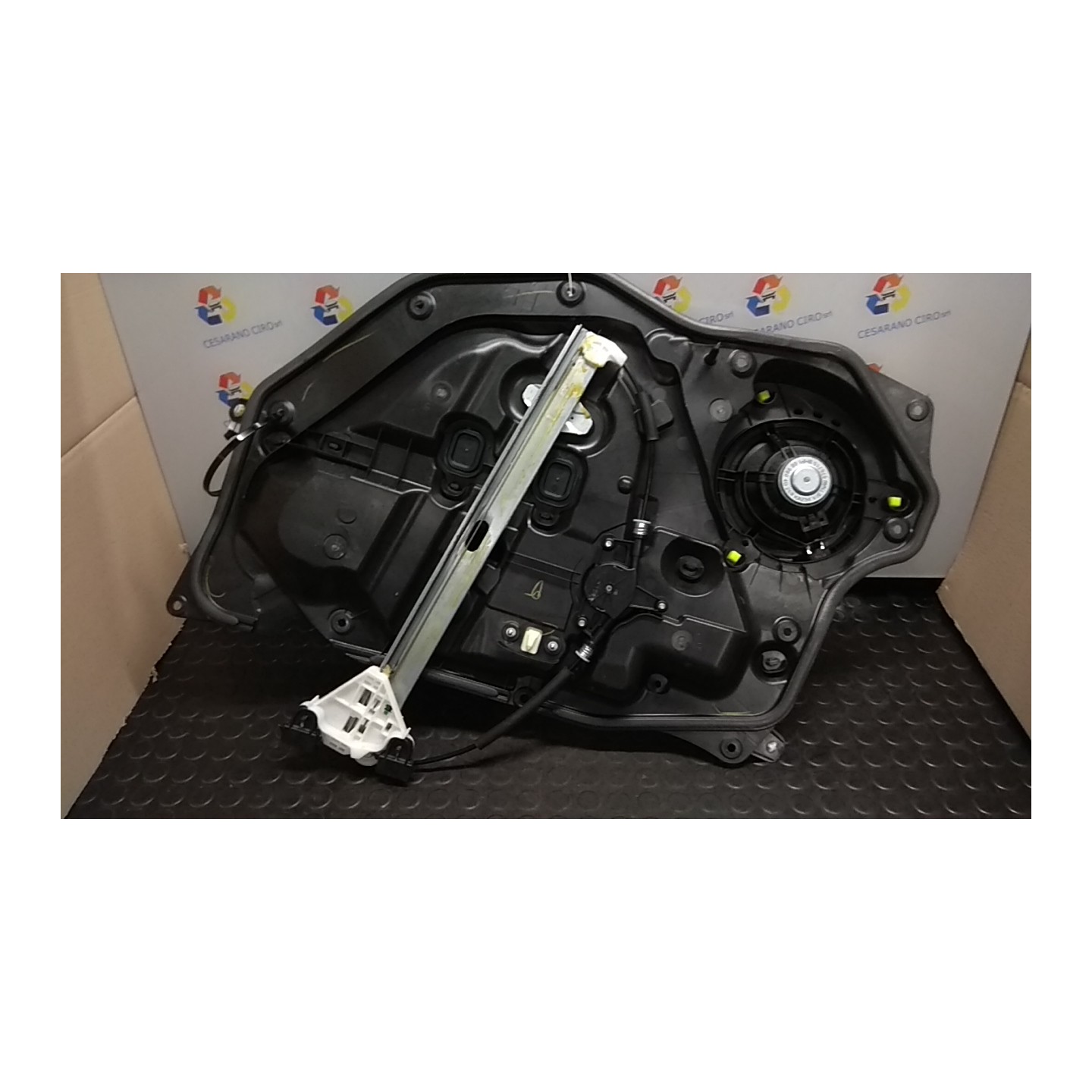 ALZACRISTALLO ELETTR. PORTA ANT. SX. 020 MAZDA MAZDA 2 3A SERIE (12/14-) P5 DA6C59590
