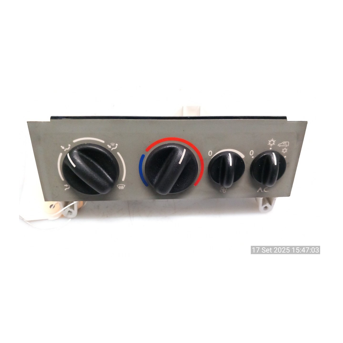 BLOCCO COMANDO CLIMATIZZAZIONE 131 RENAULT KANGOO (04/03-03/09) D4FF7 7701051896