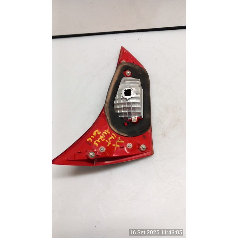 FANALE POST. PARTE INT. DX. 005 TOYOTA AURIS (11/12-) 1NDTV 8158102460