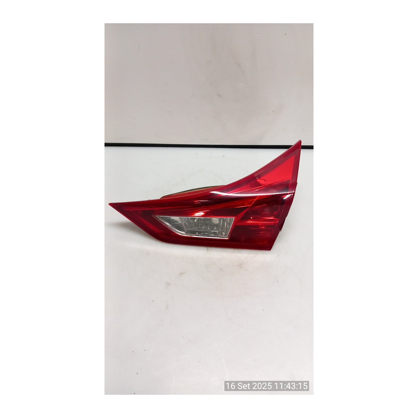 FANALE POST. PARTE INT. DX. 005 TOYOTA AURIS (11/12-) 1NDTV 8158102460